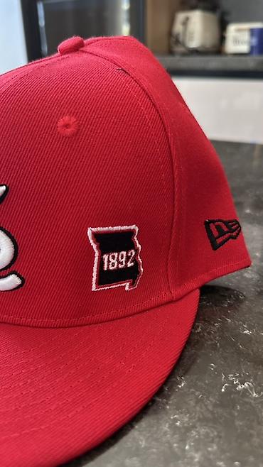 Головные уборы: New Era 59FIFTY seriyasına aid St. Louis Cardinals beysbol kepkası — 2