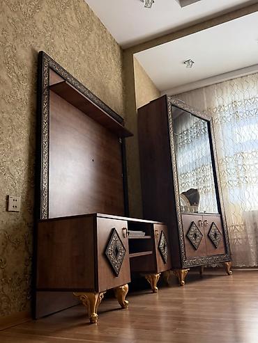 pilastik qapi: Klassik üslubda vitrin və TV altlığı dəsti 2si birlikdə 500 azn - — 4