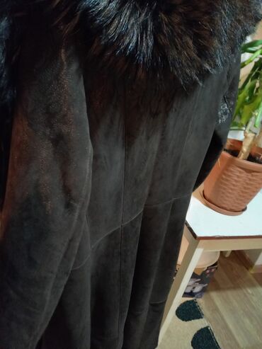 детские шапки с помпонами из натурального меха: Продается дубленка, хорошего качества! Размер М. Очень теплая