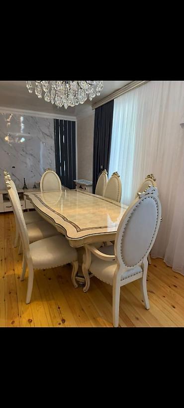 Qonaq otağı üçün, İşlənmiş, Açılmayan, Oval masa, 8 stul