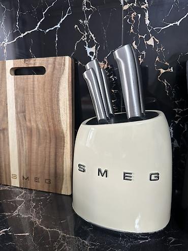 Набор кухонных ножей SMEG с подставкой - Бренд: SMEG - Комплектация at lalafo.kg Набор кухонных ножей SMEG с подставкой - Бренд: SMEG - Комплектация