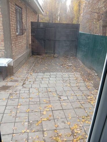 сдаю частный дом в бишкеке: Сдаю дом со всеми условиями. заходи и живи . участок 2 сотки. 2