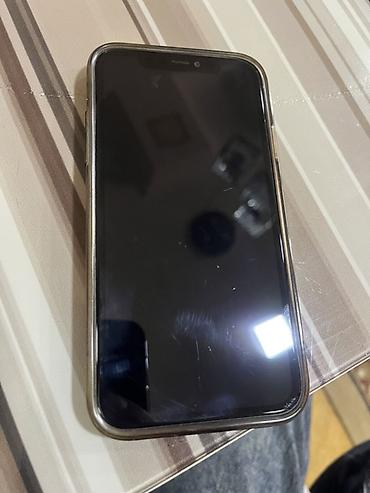 Apple iPhone: IPhone 11, Qara, Face ID — 10