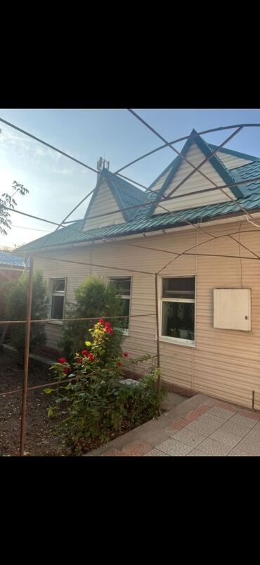 аренда частный дом на долгий срок: 90 м², 4 комнаты, Забор, огорожен
