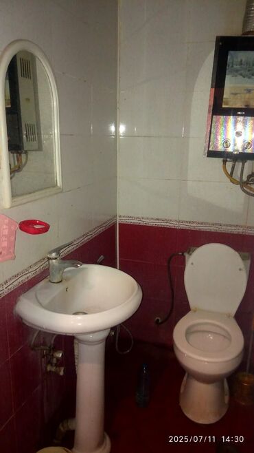 Uzunmüddətli kirayə mənzillər: Сдаётся в аренду семье. Рядом с метро Аджеми. На долгий срок. 1 этаж — 6