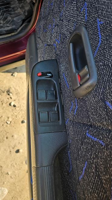 Honda: Honda Logo: 2000 г., Хэтчбэк — 8