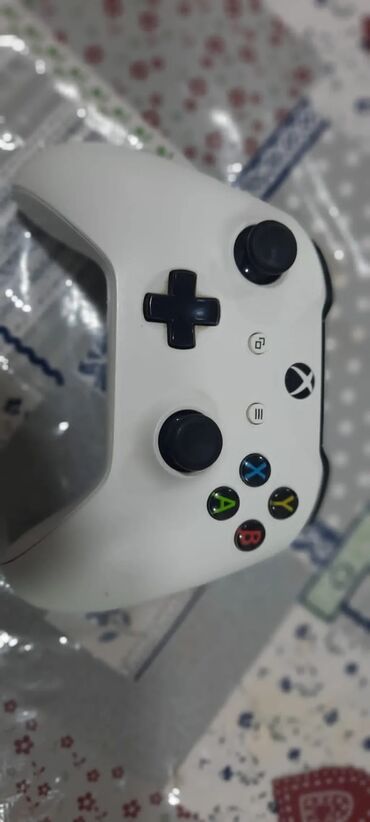 6d mark 2: Xbox /one/one s/one x/series s/series x
Gamepad
Pult 
Jostik 
Costik