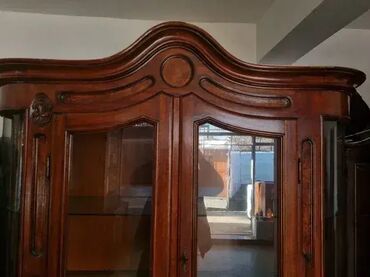 Stilske vitrine: Prelepa vitrina. Visina 220 cm Sirina 160 cm Dubina 45 cm — 11