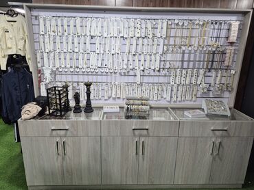 Digər mebel: Zərgərlik və aksessuar vitrini – mağaza üçün tam dəst - Material