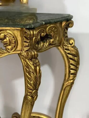 mebl stofovi za stilski namestaj cena: Konzola sa ogledalom (zeleni mermer) 🪞✨ Dobro stanje. 🏠 Širina 155