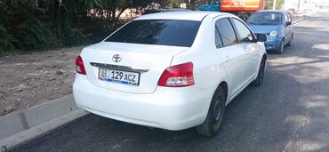 лабо мотор: Toyota Yaris: 2007 г., 1.3 л, Механика, Бензин, Седан