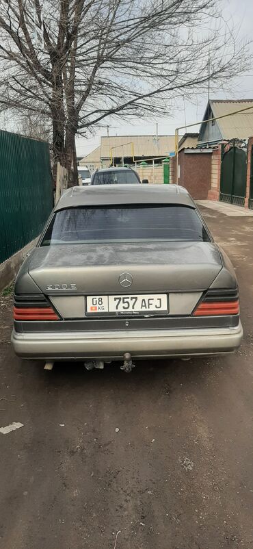 kachestvo e: Mercedes-Benz E 200: 1990 г., 2 л, Механика, Бензин, Седан
