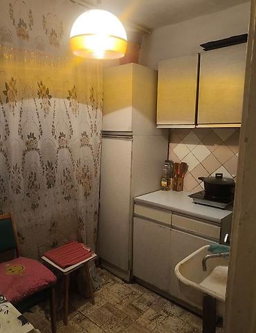 хрущевки: 2 комнаты, 42 м², Хрущевка, 3 этаж, Требуется ремонт — 1