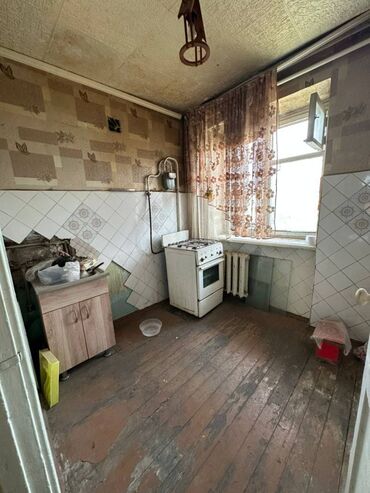 Помещения свободного назначения: 1 комната, 41 м², Индивидуалка, 5 этаж, Старый ремонт