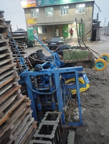 костюмерная винтаж дворец спорта ( костюмерная фея) бишкек: Пескабулок Аппарат сатылат падон мешалка бар же машинага алмашам 200