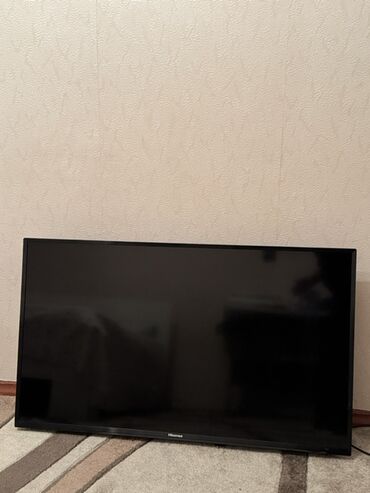 плазменный телефизор: Телевизор Hisense с плоским экраном и тонкой черной рамкой. Подходит