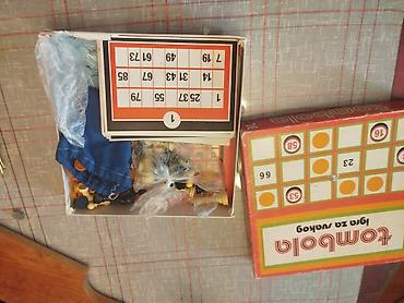 keyboard: Tombola sah – “igra za svakog”.Izgleda mi kompletno,samo je kutije na — 3