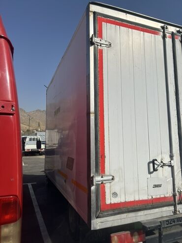 прицепы для грузовых автомобилей: Рефрижератор Volkswagen, 2004 г., Колдонулган