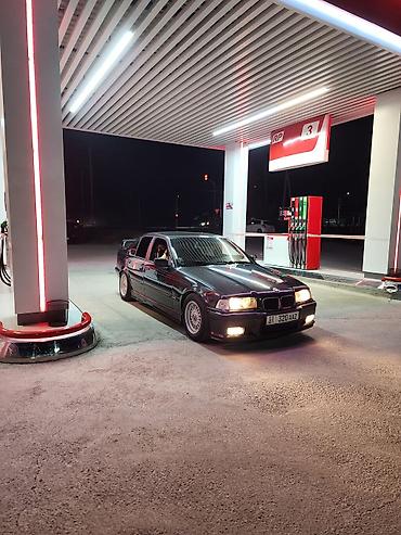 Унаа: BMW 3 series: 1993 г., 2 л, Кол менен иштөөчү, Бензин, Седан — 1