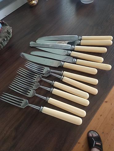 12 ədəd paslanmayan vilka bıçaq desti. İstifade olunmayıb. 12 manat