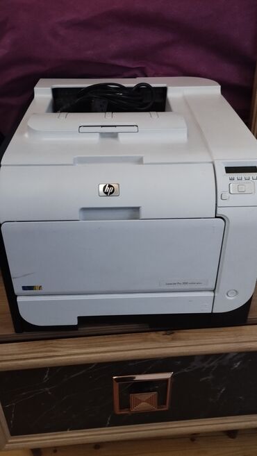 printerlər satisi: Priterin hal hazırda dükanda satışı 900 azndir çox az işlənilib