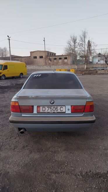 спринтер на продажу: BMW 520: 1990 г., 2 л, Механика, Бензин, Седан