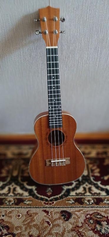 ukulele gitar: Ukulele – sopran ölçü - Korpus: təbii ağac örtüklü,o rezonans deşik — 2