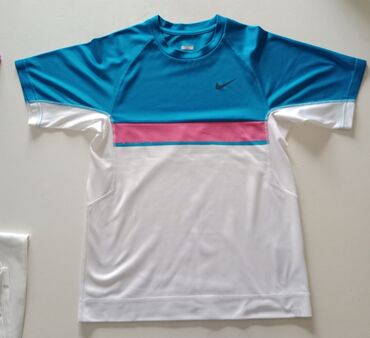 Sportska odeća: NIKE dres original Veličina M kao nov cena 1000 din UPLATA pre