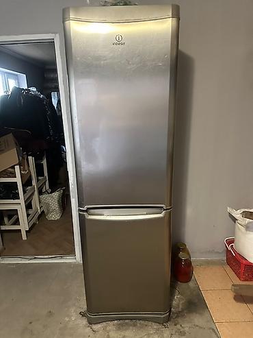 indesit: Холодильник Indesit, Б/у, Двухкамерный, 60 * — 1