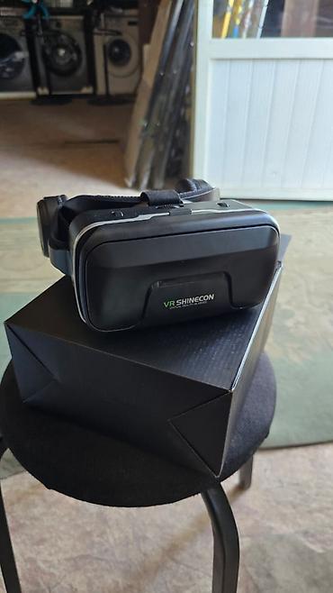 мониторы 100х200 мм: VR-гарнитура Shinecon SC-G04EA + беспроводной геймпад PlayStation — 3