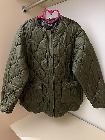 Üst geyimi: Qadınlar üçün quilted kürkcə/palto – zeytun-yaşıl rəngdə - Model — 3