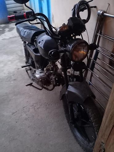 3 tekerli moped: Moped/Motosiklet – şəhər içi gediş-gəliş üçün praktik iki təkərli — 2