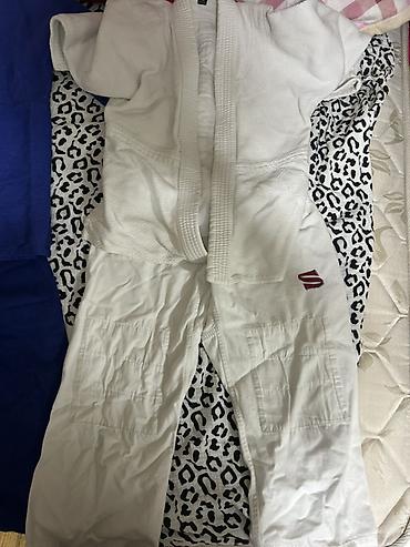 original nike: Отдам 2 комплекта за 1000 сом . 1 за 700 Кимоно для джиу — 1