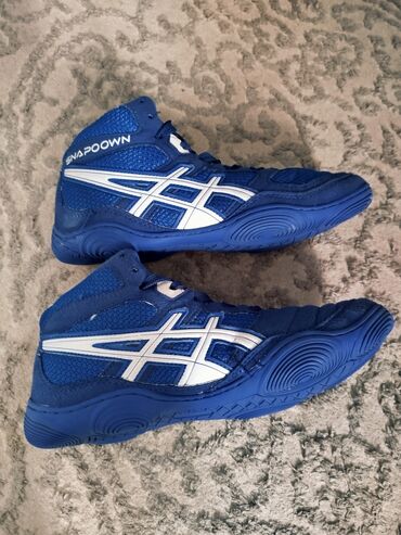 красовки оригинал: Барцовка баасы 500 сом
размер 37 asics оригинал