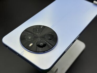 Realme: Realme 12 Pro, Б/у, 256 ГБ, цвет - Серебристый, 2 SIM — 1