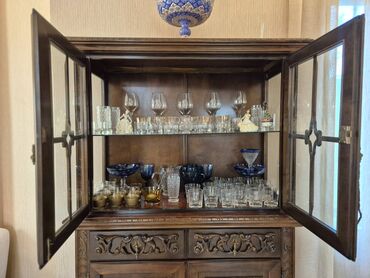 Bağ divan və kreslo dəstləri: İşlənmiş, Jurnal masası, 2 kreslo, Divan, Rumıniya — 7