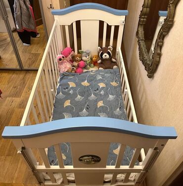 расчески для новорожденных: İstifadə edilmiş uşaq çarpayısı rahat və genişdir yuxarı hissəsi də