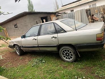 аудио техника: Audi 100: 1989 г., 2.3 л, Механика, Седан — 7