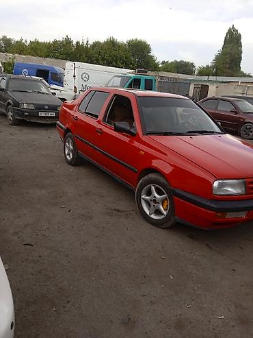 mini ev: Volkswagen Vento: 1993 г., 1.8 л, Механика, Газ, Седан — 3
