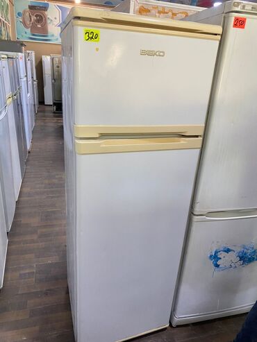 mini bar soyuducu: BEKO ikiqapılı soyuducu - Yuxarıda ayrıca dondurucu bölməsi, aşağıda