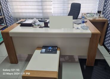 masa ofis: İşlənmiş, Müdir üçün, Dördbucaq masa