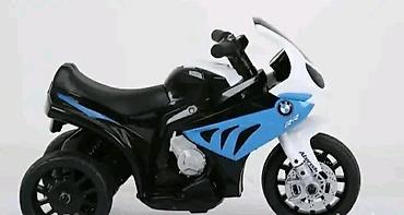 ps kombinezon: Ovaj licencirani BMW S1000RR motor pruža pravo iskustvo vožnje — 1
