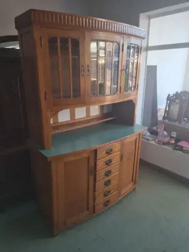 Stilske vitrine: Vitrina u odlicnom stanju Visina 200cm Sirina 135cm Dubina55cm — 6