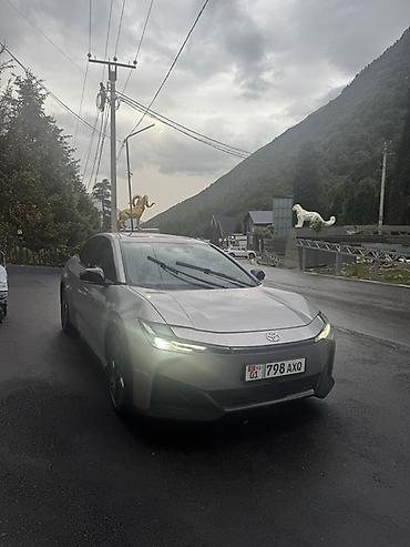 byd e2: Toyota bZ3: 2024 г., Электромобиль, Седан — 7