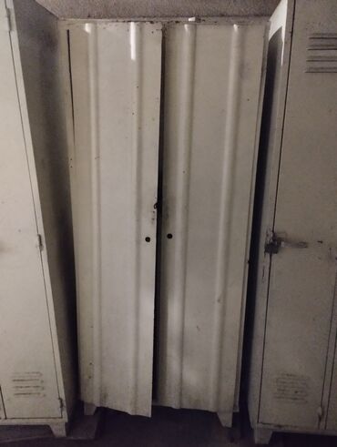 container house дома из контейнеров бишкек, контейнеры в бишкеке фото: Продаю металлический шкаф, можно использовать как тонкий сейф. Темир