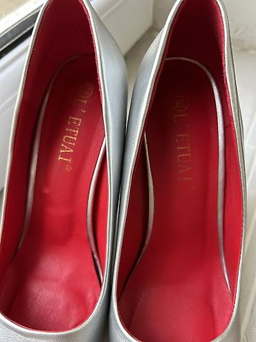 stiletto ayaqqabilar: Gümüş rəngli qadın tuflisi – L’ETUAI - Model: Klassik stiletto - — 3