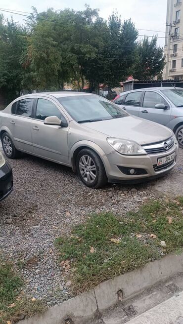 Opel: Продается Opel Astra, надежный и экономичный автомобиль. Автомобиль
