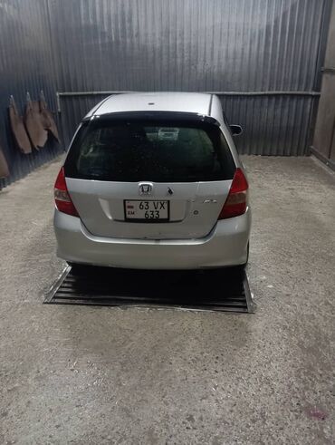 фит цена бишкек: Хэтчбек Honda Fit серебристого цвета с армянскими номерными знаками 63