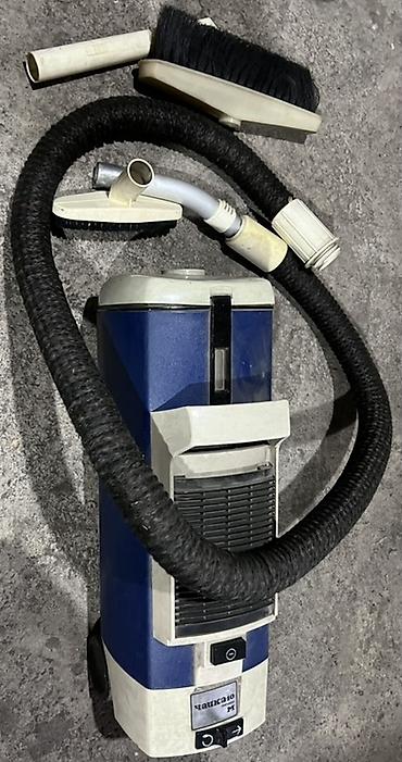 Наборы посуды: Набор посуды из стекла и фарфора. Советский пылесос, тазик, два ведра — 9