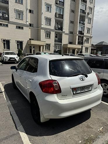 auris: Toyota Auris: 2008 г., Механика, Бензин, Хэтчбэк — 4